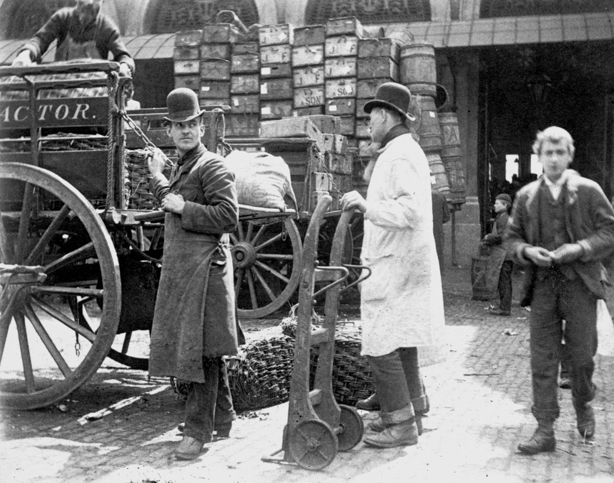 التفريغ في سوق بيلينجسجيت ، لندن ، 1893 بواسطة بول مارتن