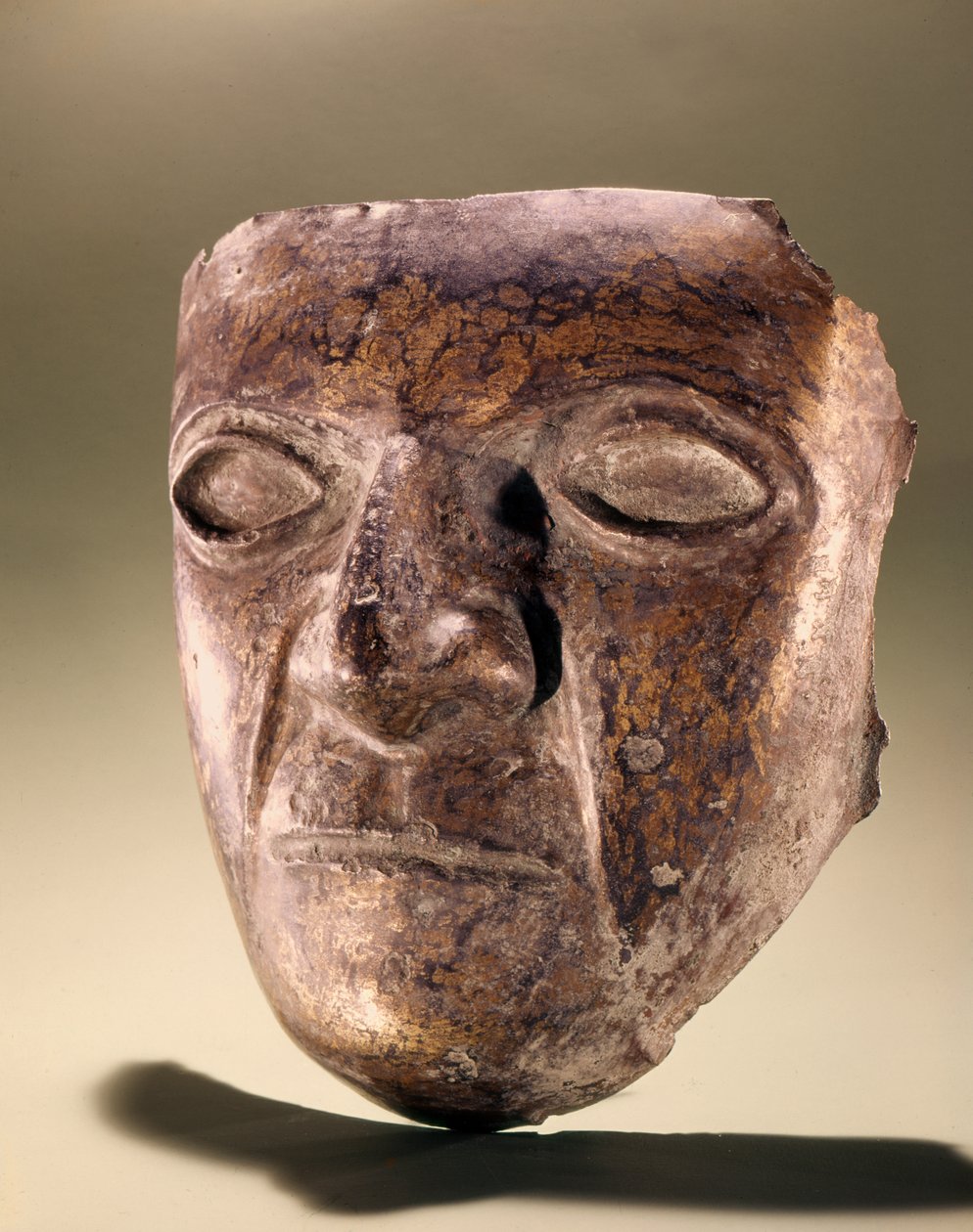 ماسك Incan (نحاسي) بواسطة مدرسة بيرو