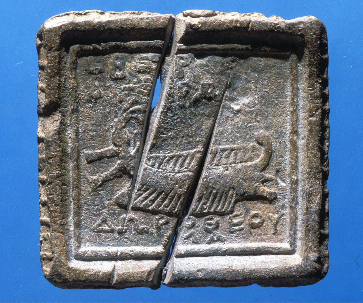 الوزن الذي يصور السفينة (الرصاص) بواسطة الفينيقي