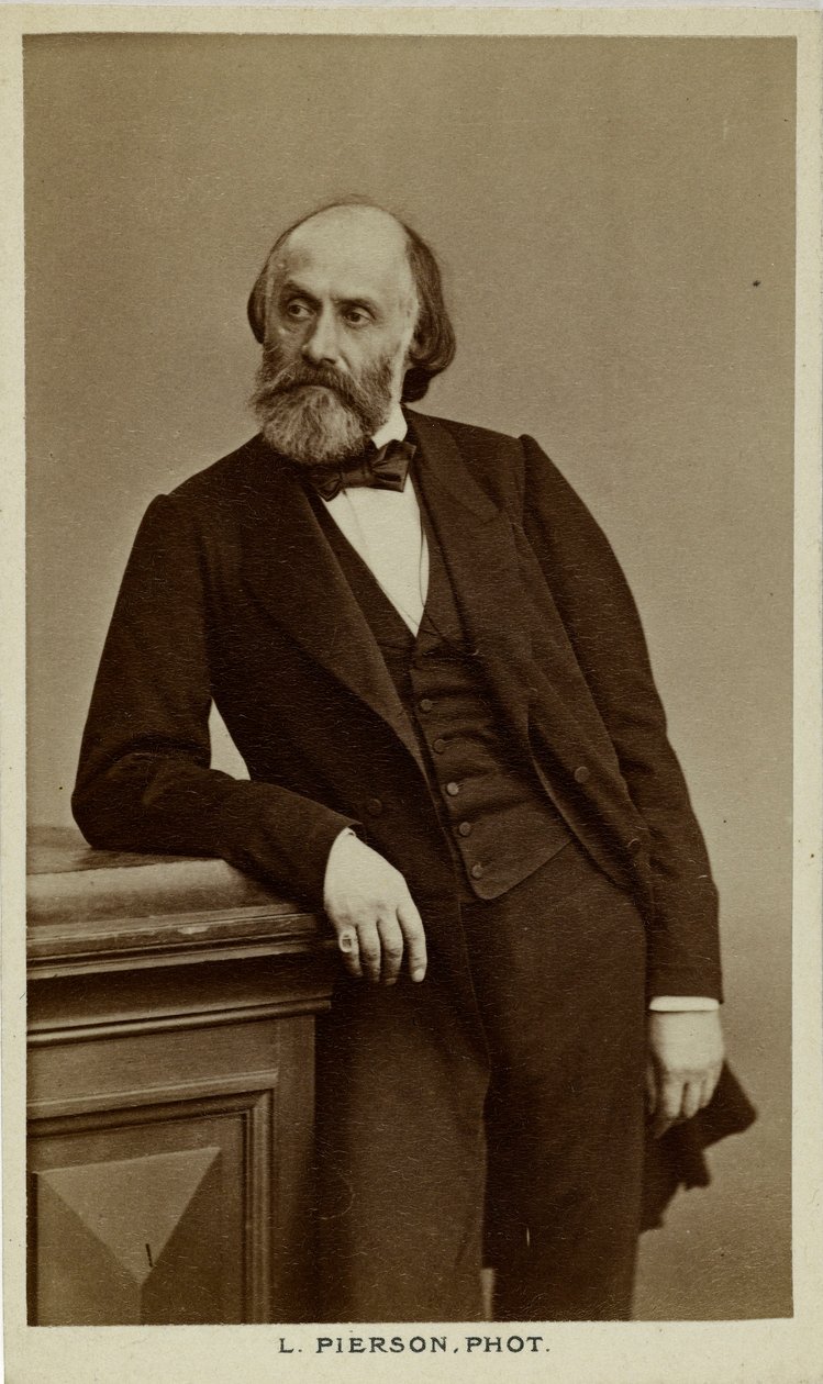 صورة للشاعر فيكتور دي لابراد 1812-1883 ، ج. 1870. بواسطة استوديو الصور ماير وبيرسون.