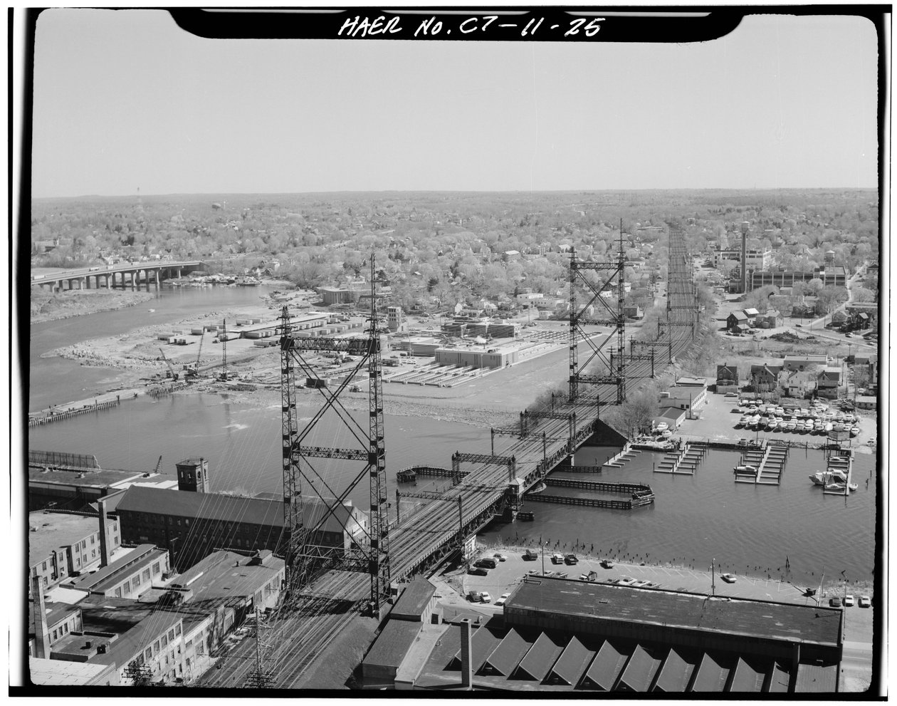 Norwalk River Bridge, Norwalk, Connecticut (b/w photo) بواسطة المصور أمريكي