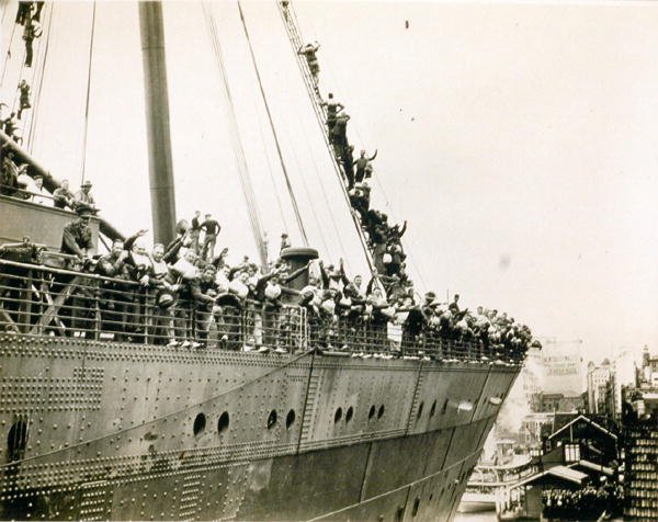 موريتانيا في سيدني ، مايو 1940 (b / w photo) بواسطة مصور فوتوغرافي استرالي