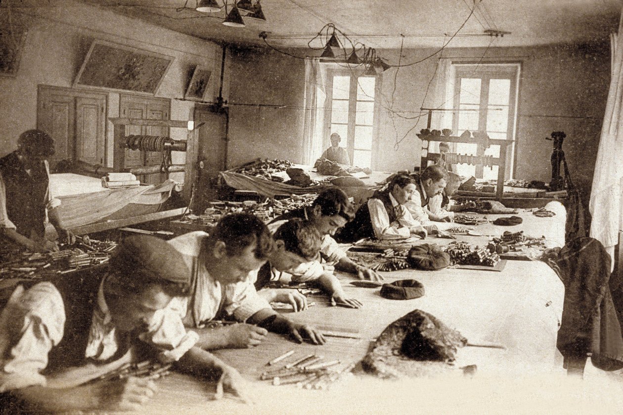 مصنع أوبيسون للنسيج ، فرنسا ، ج. 1900 (b / w photo) بواسطة مصور فوتوغرافي فرنسي