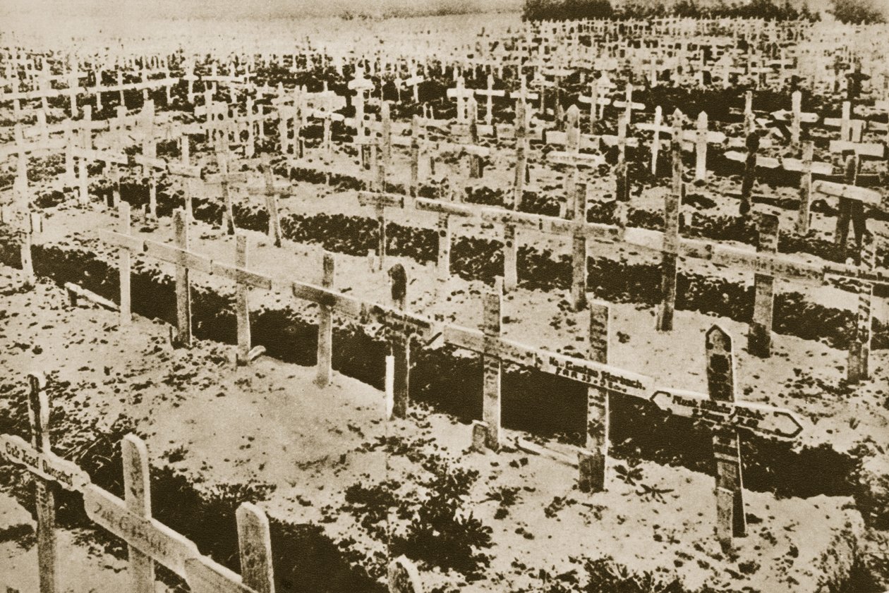 In the West nothing New: A German cemetery in France (sepia photo) بواسطة مصور فوتوغرافي ألماني