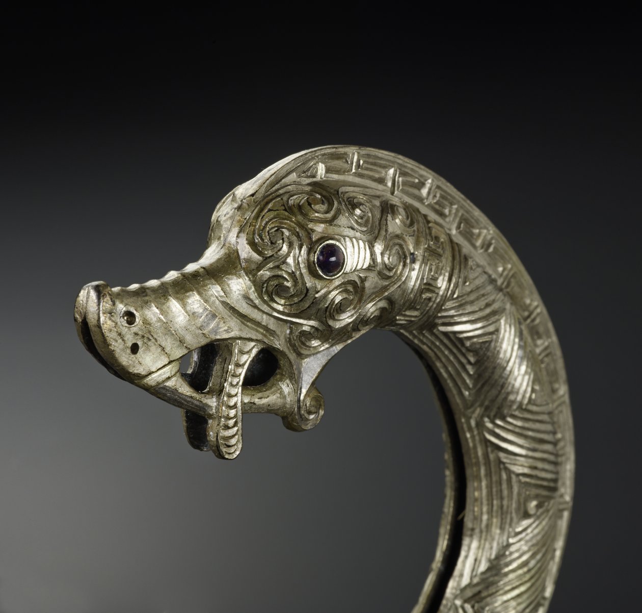 Scabbard chape من جزيرة St Ninian