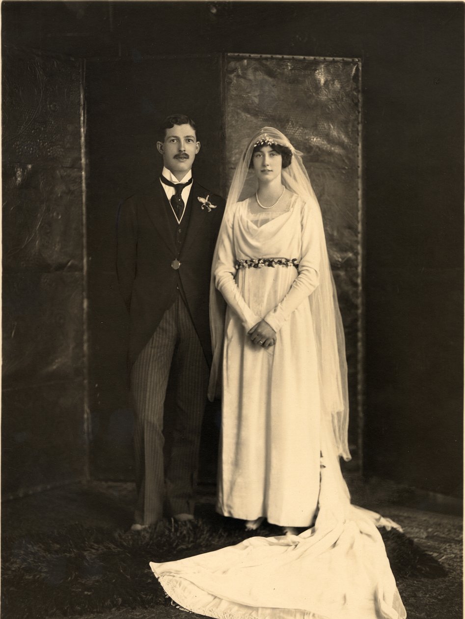 Lady Dorothy Cavendish and Harold Macmillan on their wedding day بواسطة بليز نيكولا لو سوير