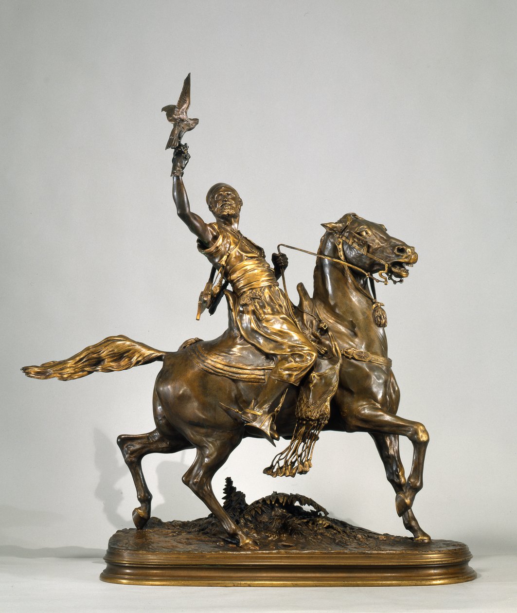 الصقر العربي على ظهور الخيل حوالي 1880 (برونزي) بواسطة بيير جول مين
