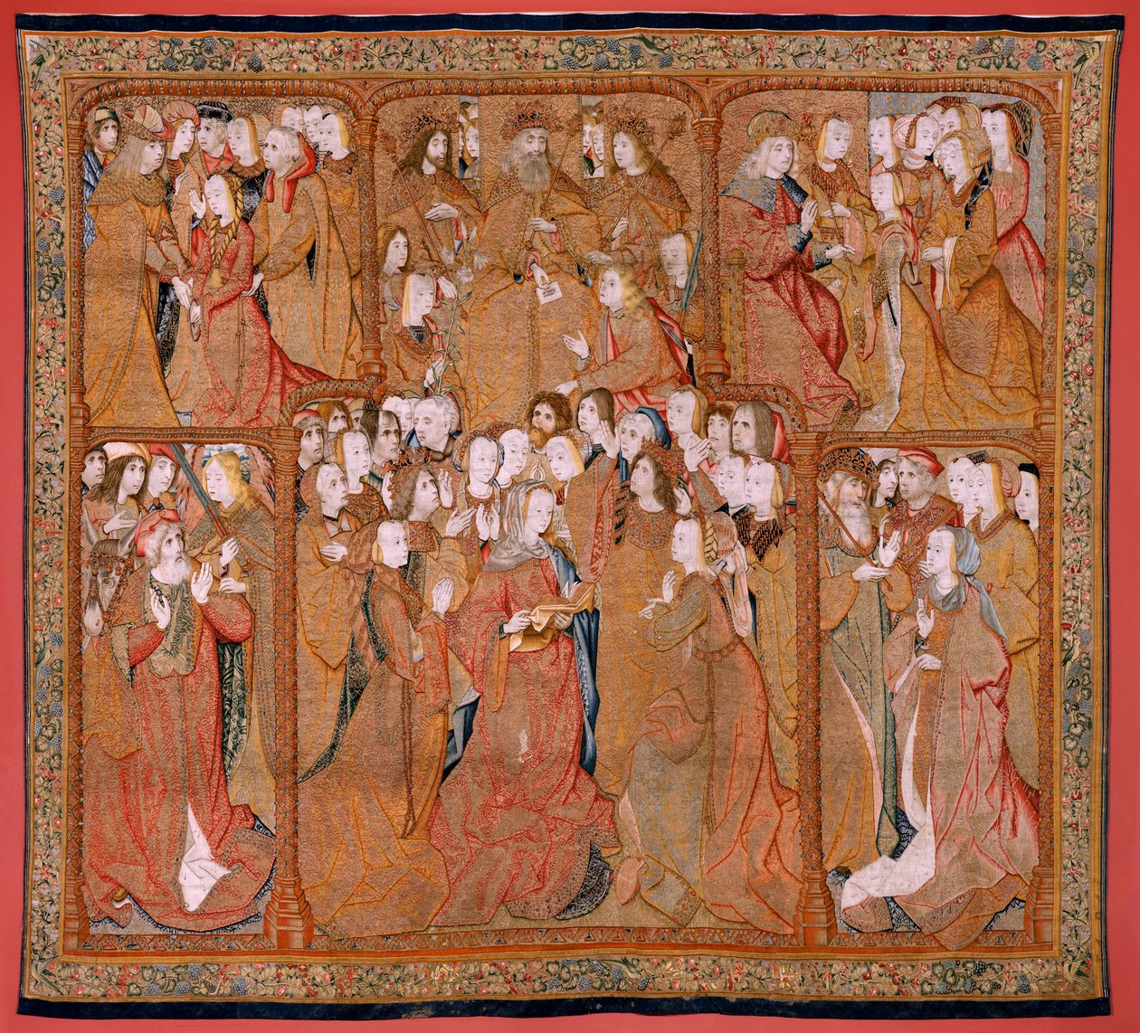 نسيج فلمنكي. سلسلة انتصارات الأم أو Paños de Oro. أرسل الله الملاك جبرائيل (Dios envía al Arcángel Gabriel). النسيج الأول في السلسلة. الموديل Colin de Cooter (؟). المُصنع Pieter van Aelst (أو van Edingen) ، بروكسل. Ca1500-1502. F بواسطة بيتر (استوديو) Coecke van Aelst