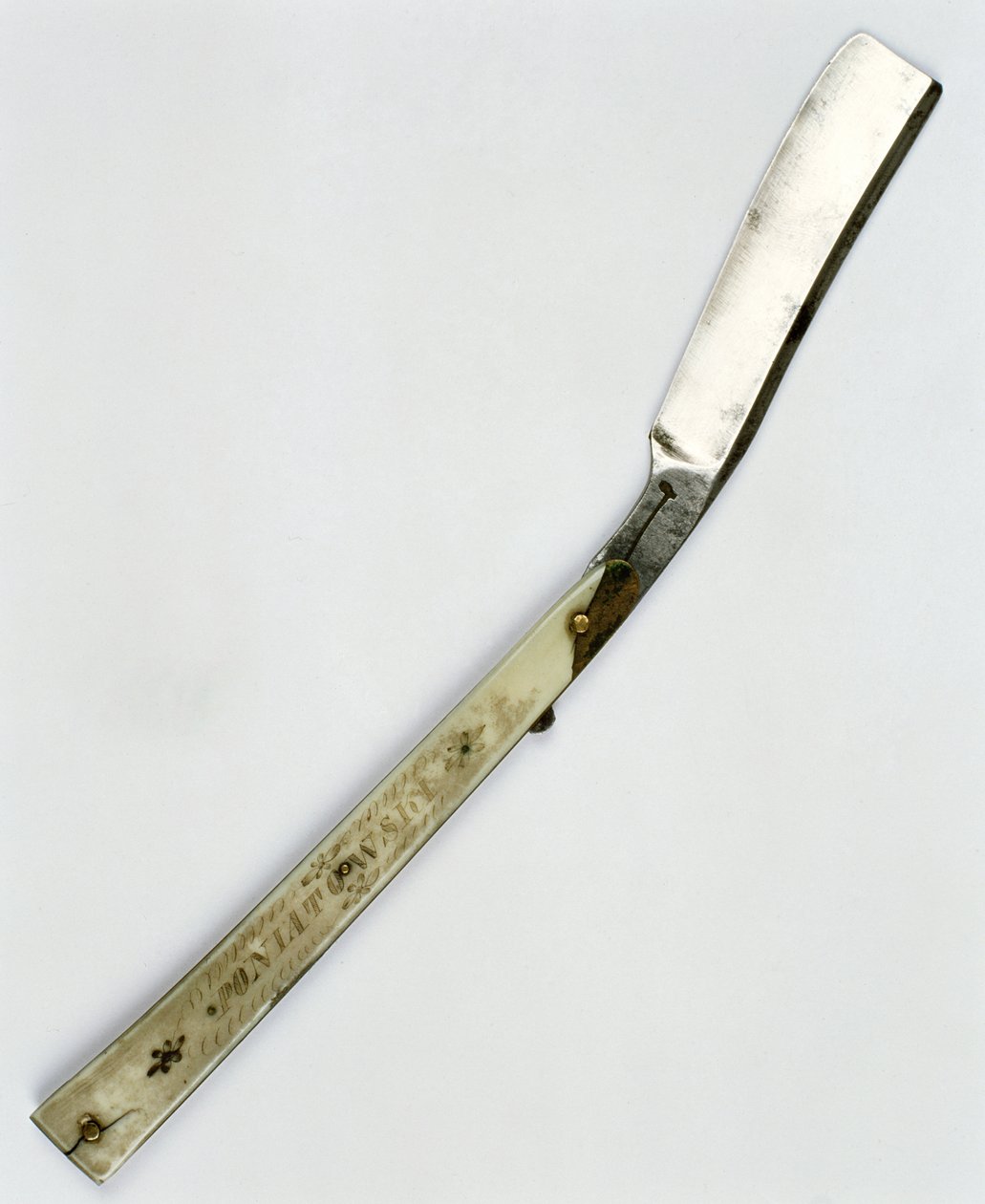 الأمير جوزيف بونياتوفسكيس (1763-1813) ماكينة حلاقة مقطوعة (حديد وعظم) بواسطة المدرسة البولندية