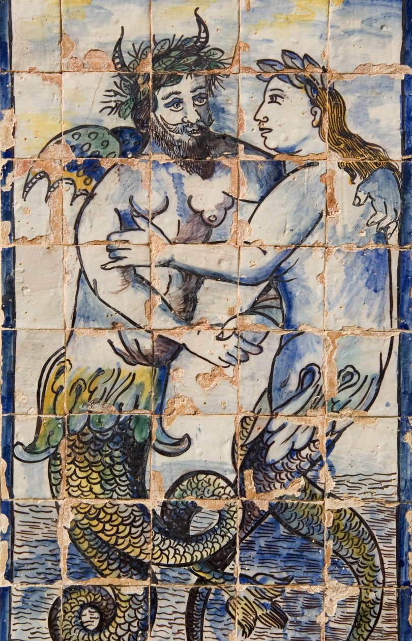 بلاط Azulejos في حدائق القصر يصور المخلوقات البحرية (السيراميك) بواسطة المدرسة البرتغالية