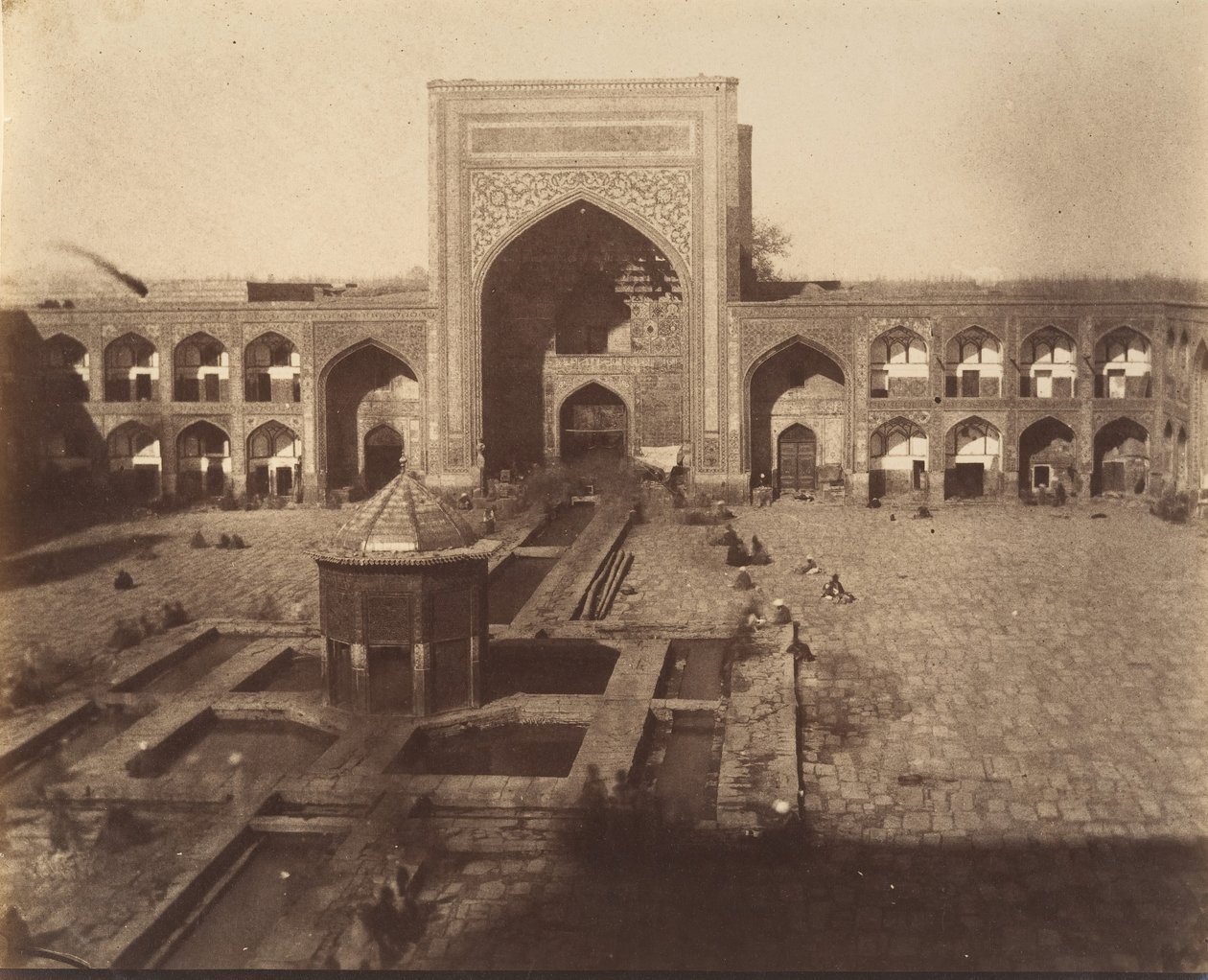 [البوابة الرئيسية لـ MESHED] ، 1840 - 60s. بواسطة ربما بواسطة لويجي بيسكي.