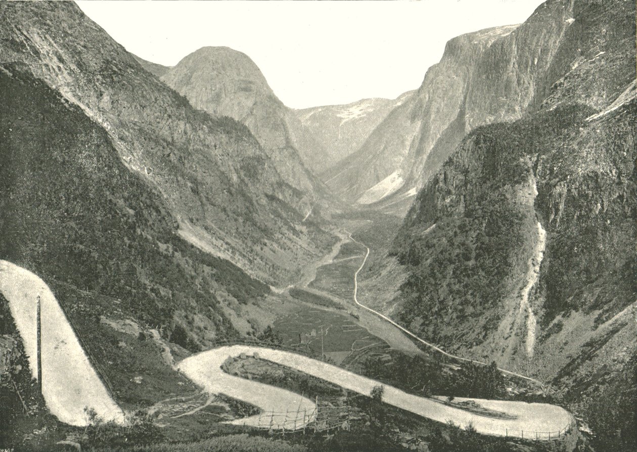 طريق زجزاج والشلالات ، ستالهايم ، النرويج ، 1895. بواسطة شركة بولتون وشركاه