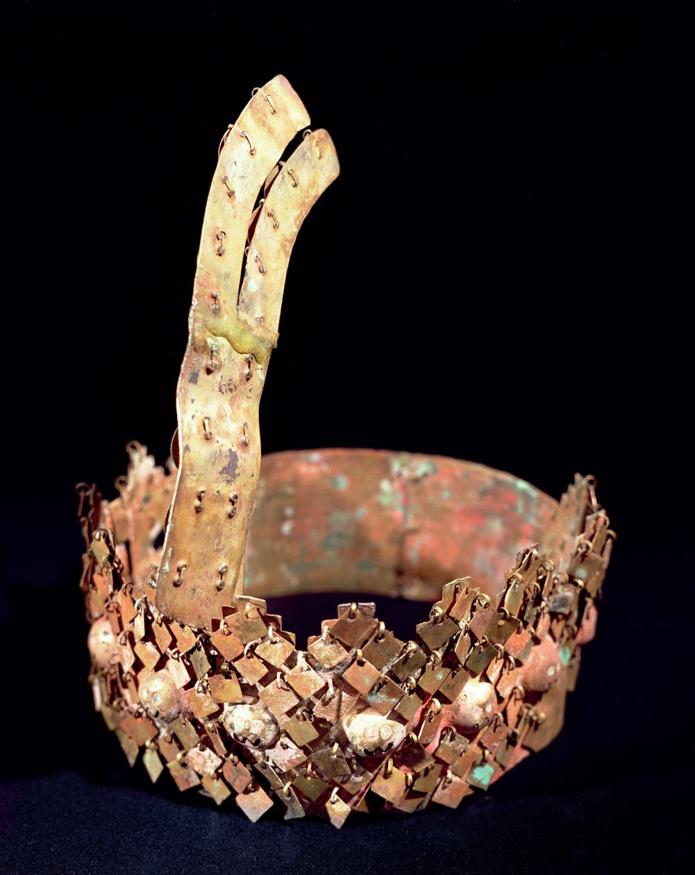 Diadem ، Chimu (ذهبي) بواسطة قبل الكولومبي