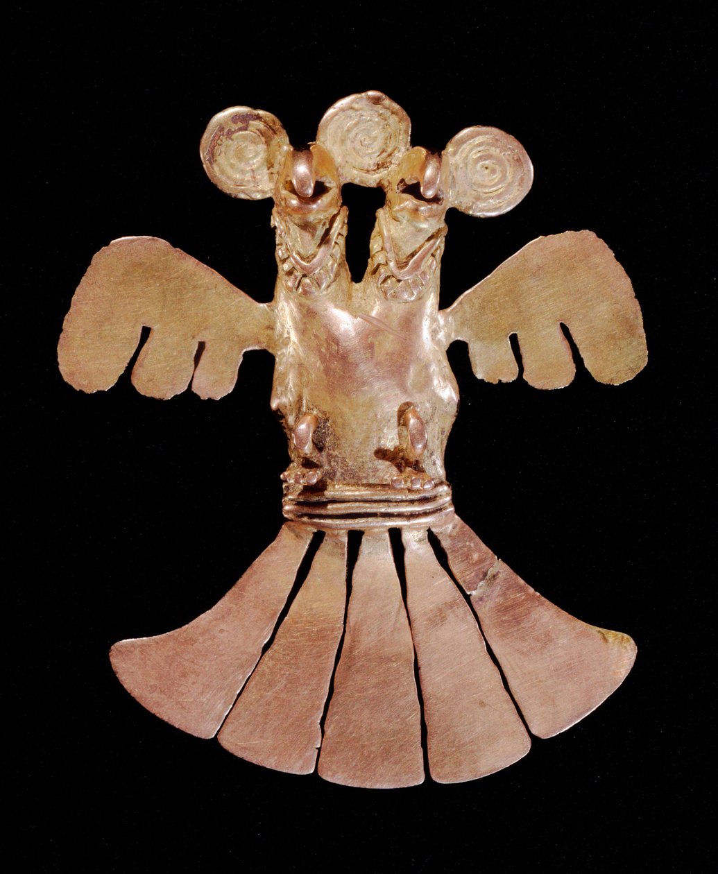 قلادة نسر برأسين ، بوبايان (700-1500) (ذهبي) بواسطة ما قبل كولومبوس قبل كولومبوس