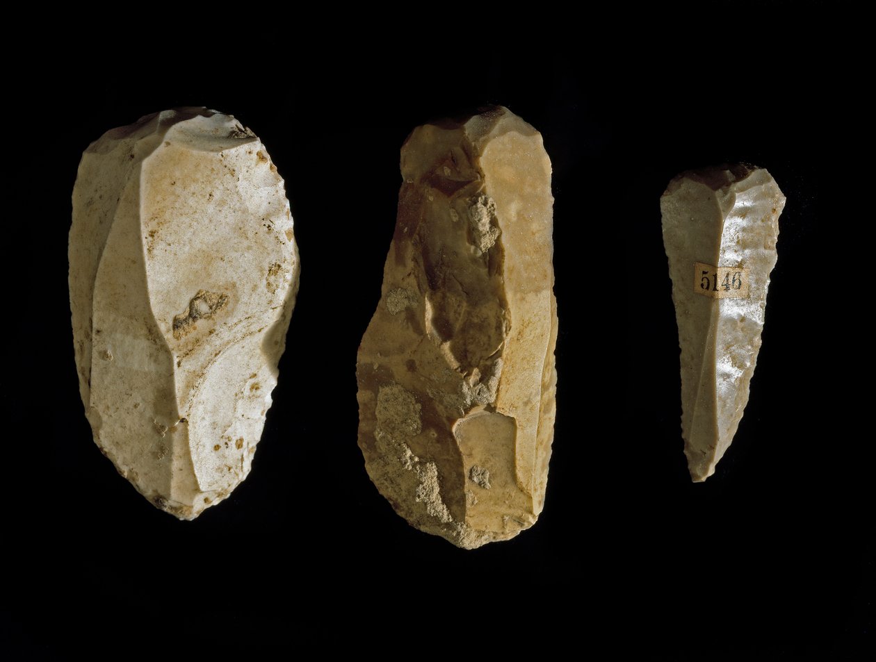 Prehistory: various flint tools. Time of the Mesolithic. From Umbria. Perugia, Museo Archeologico Nazionale dell
