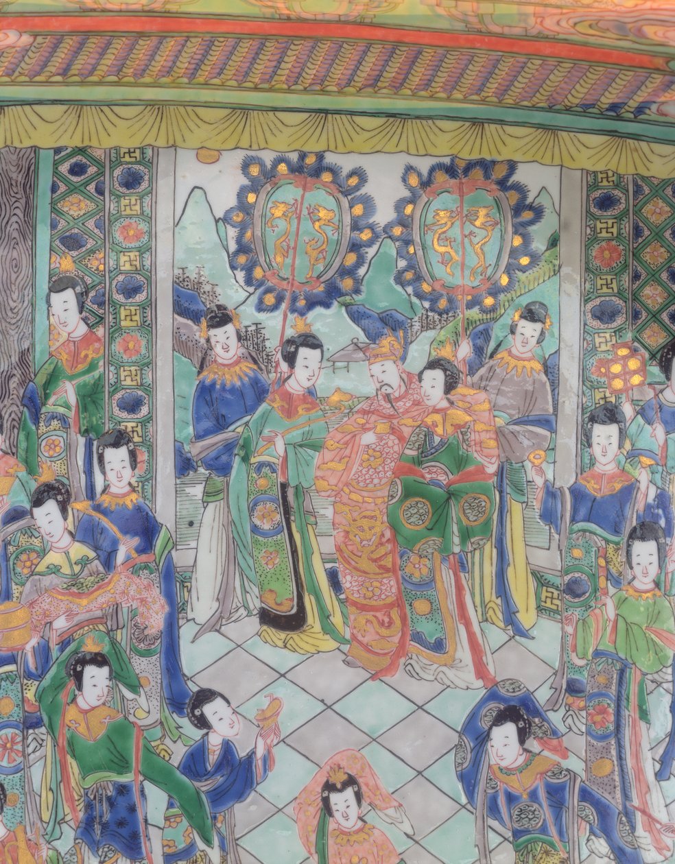 شاحن Famille Verte كبير ، فترة كانغشي (1662-1722) (الخزف) (انظر أيضًا 272193) بواسطة اسرة تشينغ الصينية