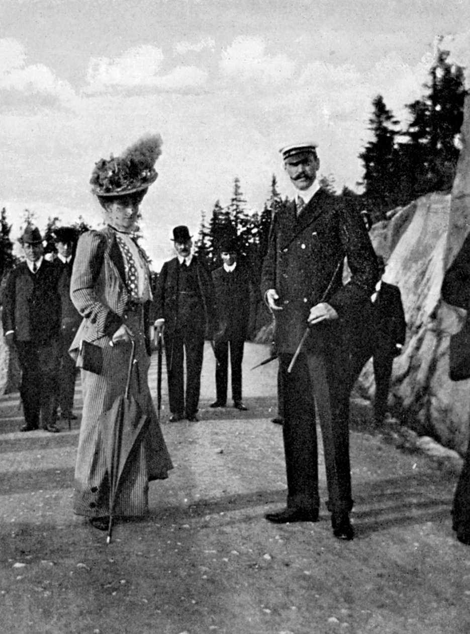 ملك النرويج هاكون السابع 1872-1957 مع زوجته الملكة مود 869-1938 ، 1908. بواسطة الملكة الكسندرا