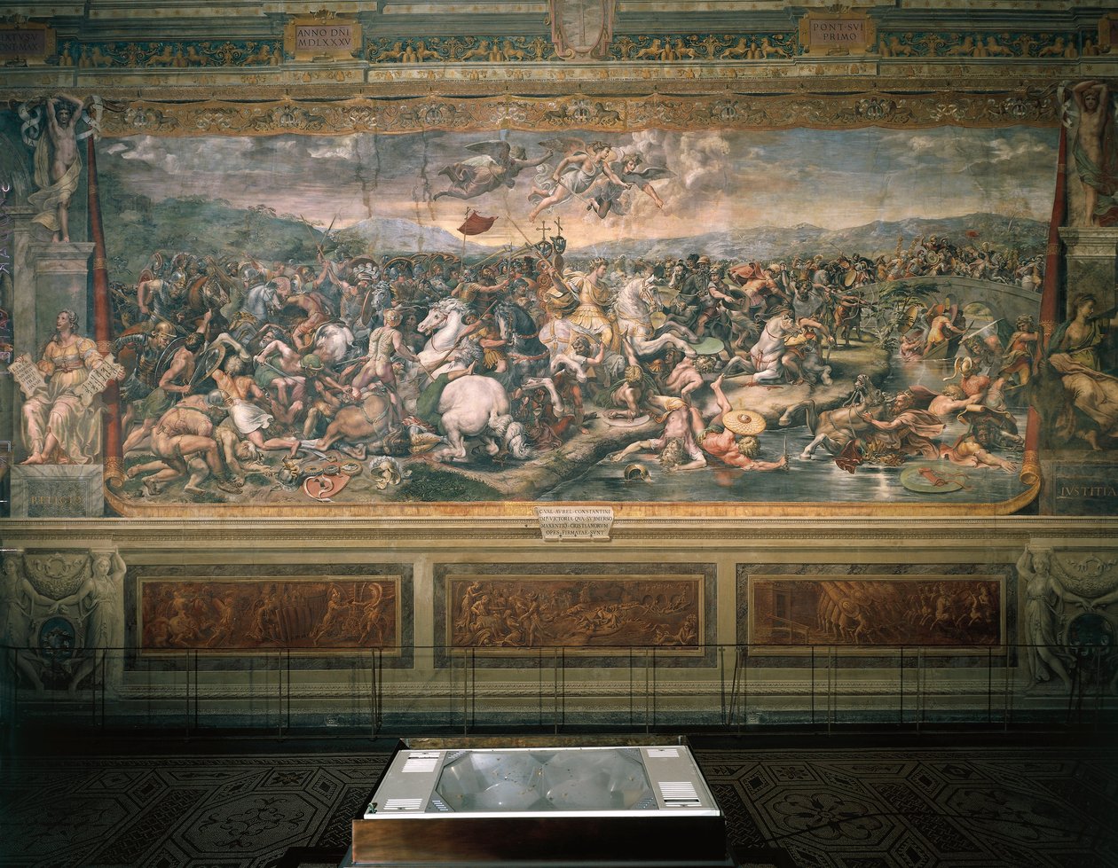 Fresco by Raffaello Sanzio (1483-1520) and followers (1517-1524), depicting the Battle of Ponte Milvio, Sala di Costantino, Vatican Rooms, Vatican Palace, Vatican City. بواسطة رافائيل