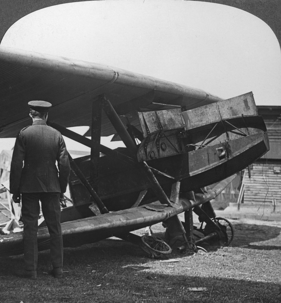 طائرة ألمانية مطلية بالدروع تستخدم لمهاجمة خنادق الحلفاء ، الحرب العالمية الأولى ، c1914-c1918 بواسطة واقعية يسافر الناشرين