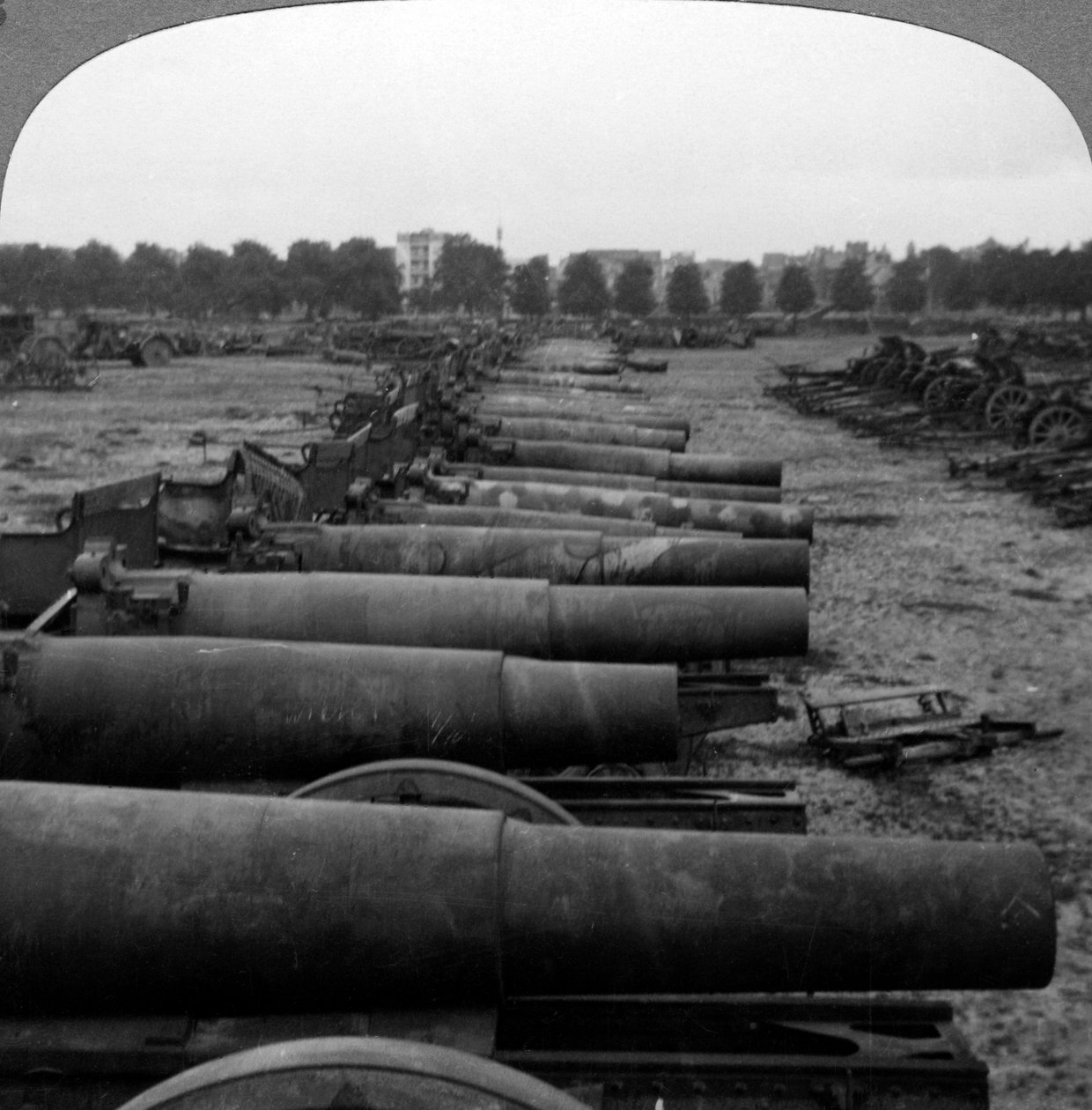 بنادق ألمانية تم الاستيلاء عليها ، بروكسل ، بلجيكا ، الحرب العالمية الأولى ، 1914-1918. بواسطة واقعية يسافر الناشرين