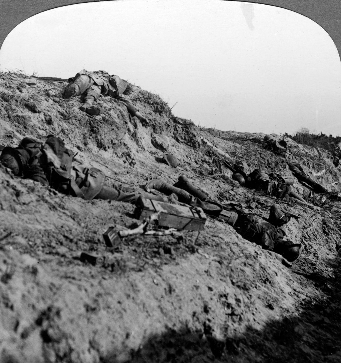 الجنود القتلى ، فيمي ريدج ، فرنسا ، الحرب العالمية الأولى ، 1914-1918 بواسطة واقعية يسافر الناشرين