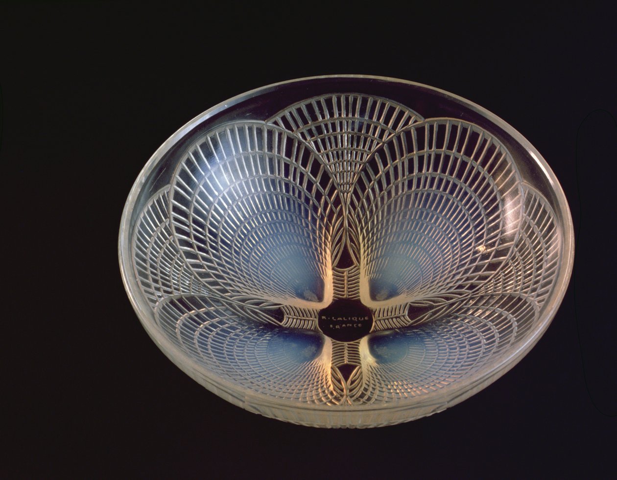 Coquilles ، إناء زجاجي براق مصبوب بقذائف محارية متراكبة بواسطة Lalique بواسطة رينيه جول لاليك