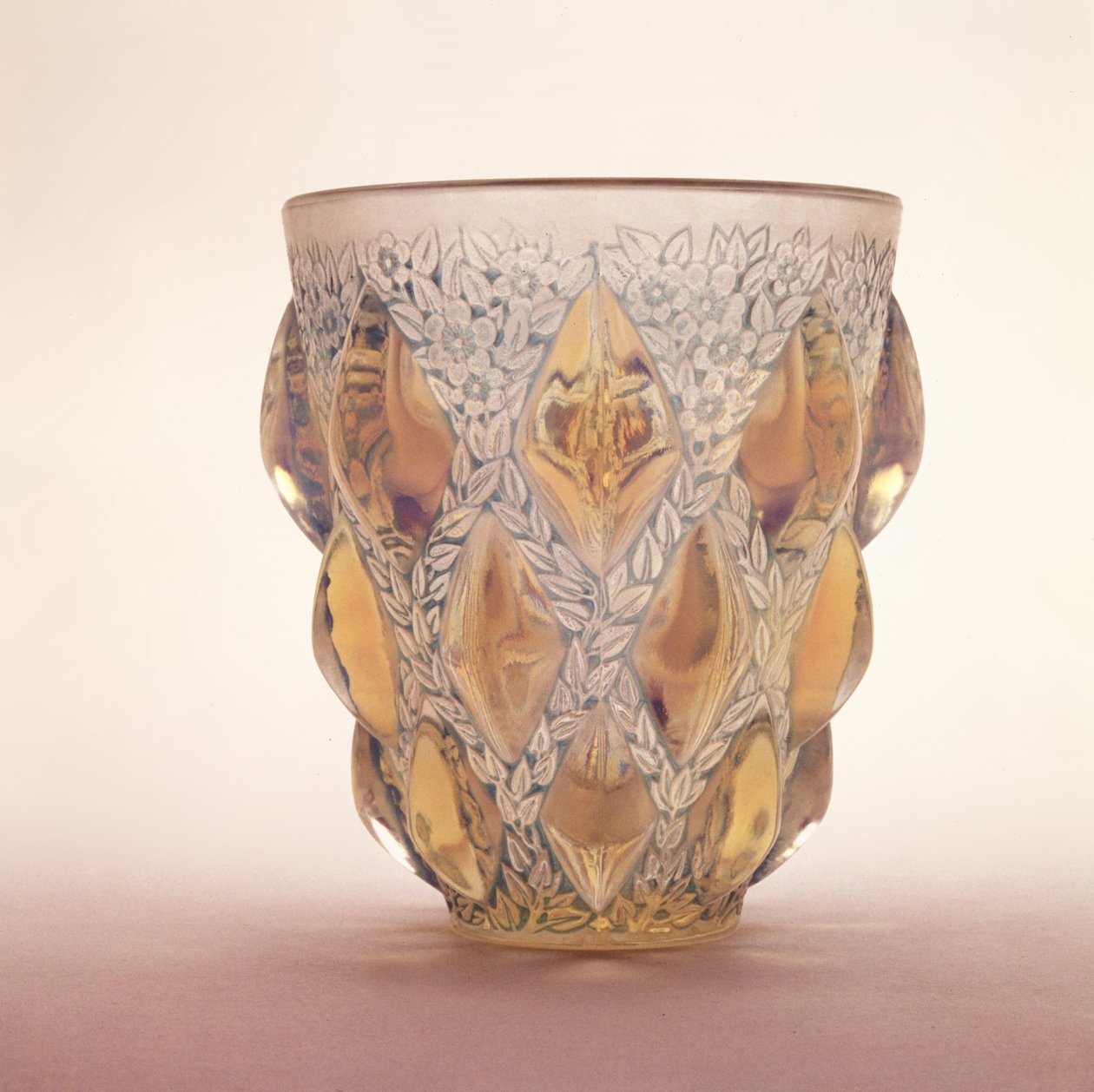 مزهرية رامبيليون ، c.1902 (زجاج) بواسطة رينيه جول لاليك
