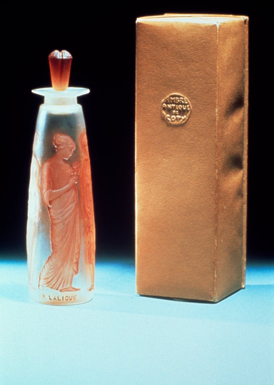 Glass flacon for the perfume Ambre Antique by Coty بواسطة رينيه جول لاليك