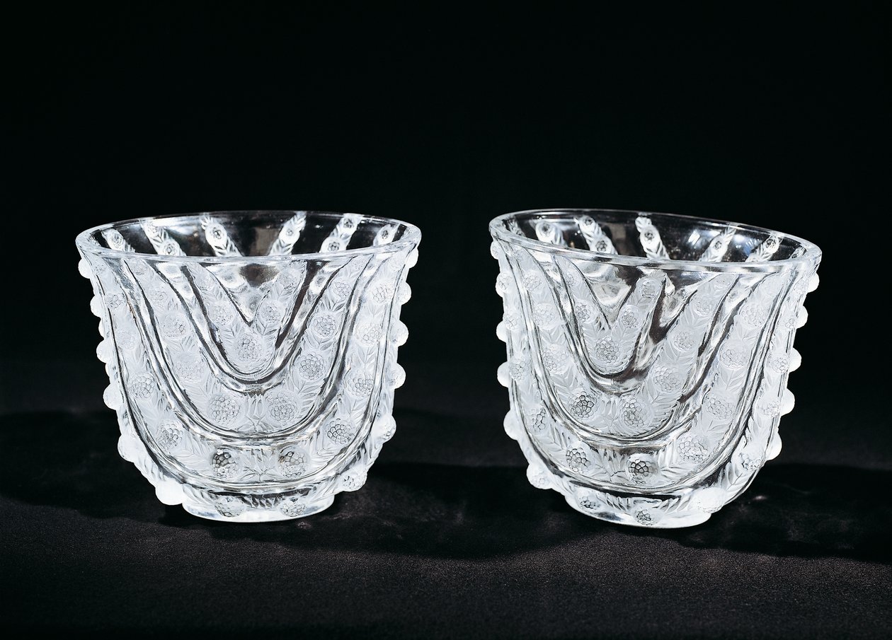 Glass vases, ca 1930, by Rene Lalique (1860-1945), produced by Rene Lalique et Cie Alsace Glassworks. France, 20th century. بواسطة رينيه جول لاليك