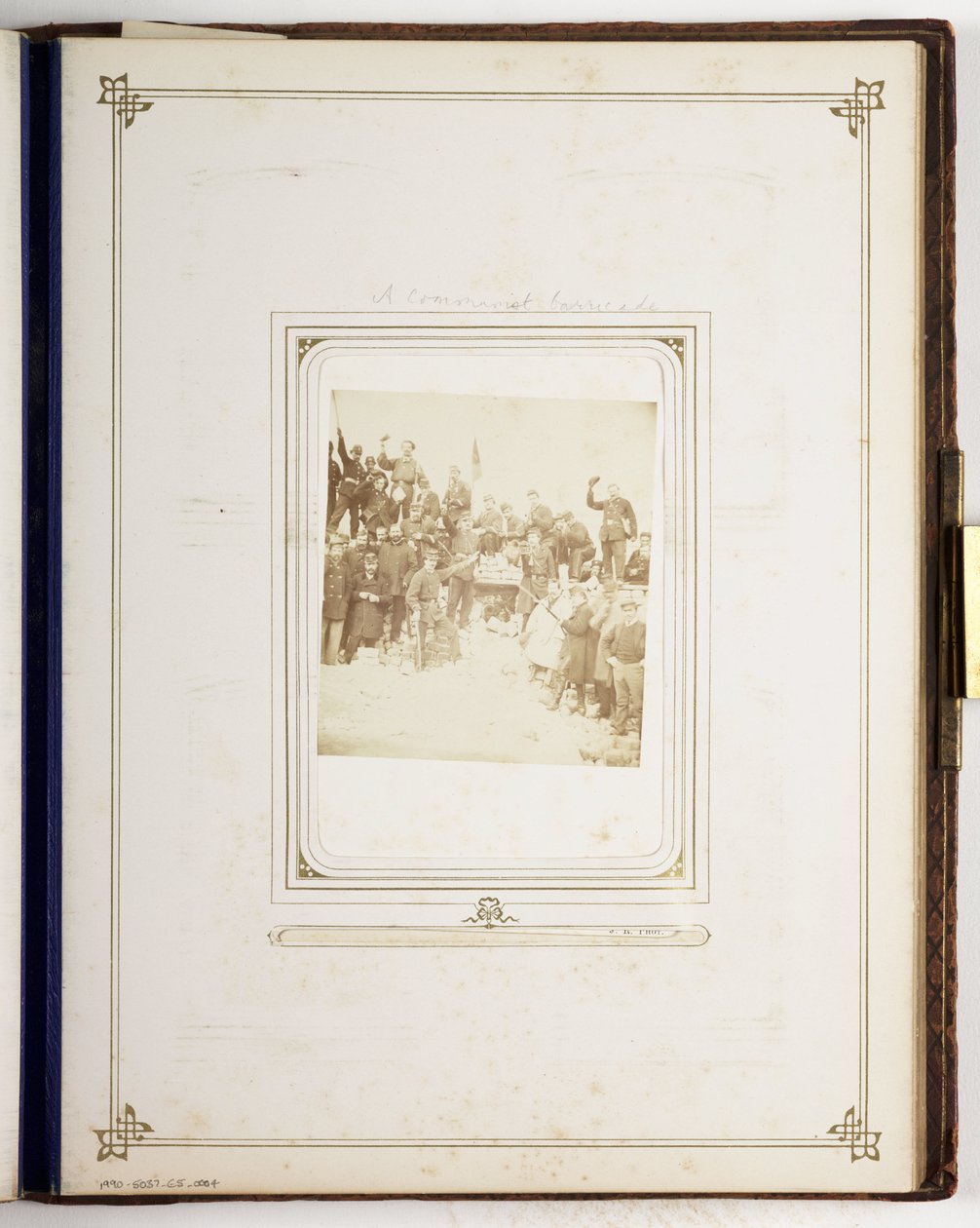 A communist barricade, c 1870s بواسطة ريتشارد (بعد) داد