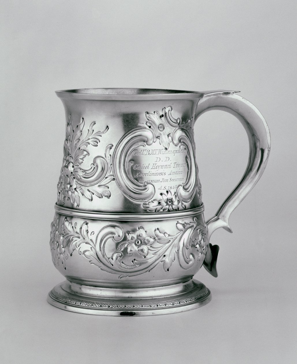 كوب بمقبض ، 1740-41 ، مطارد ومحفور c.1845 (فضي) بواسطة ريتشارد وكوك ، توماس جورني