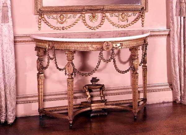 طاولة جانبية بسطح سكاجولا ، صممه آدم ، c.1755 (سكاجولا) بواسطة روبرت آدمسون