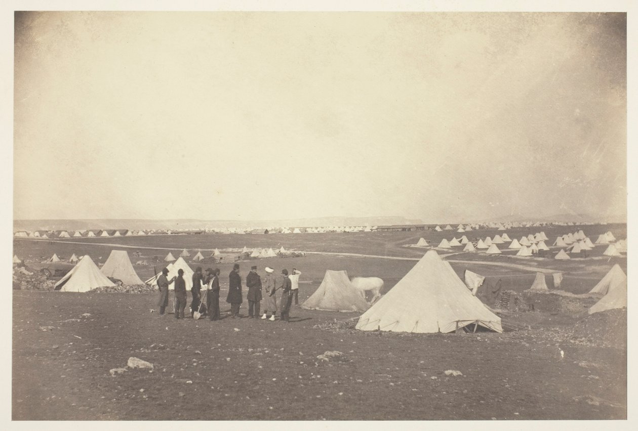 أحياء Bosquet العامة تطل نحو مزرعة Mackenzie ، 1855. بواسطة روجر فينتون