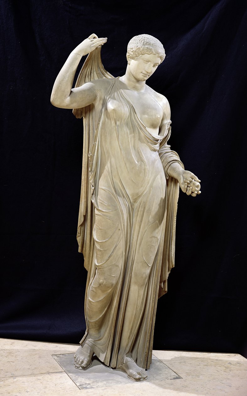 أفروديت Genetrix ، نسخة رومانية ، بعد أواخر القرن الخامس قبل الميلاد الأصلي المنسوب إلى Callimachus (رخام) (انظر 164600 إلى 164606 ، 191005 لمزيد من التفاصيل) بواسطة رواية