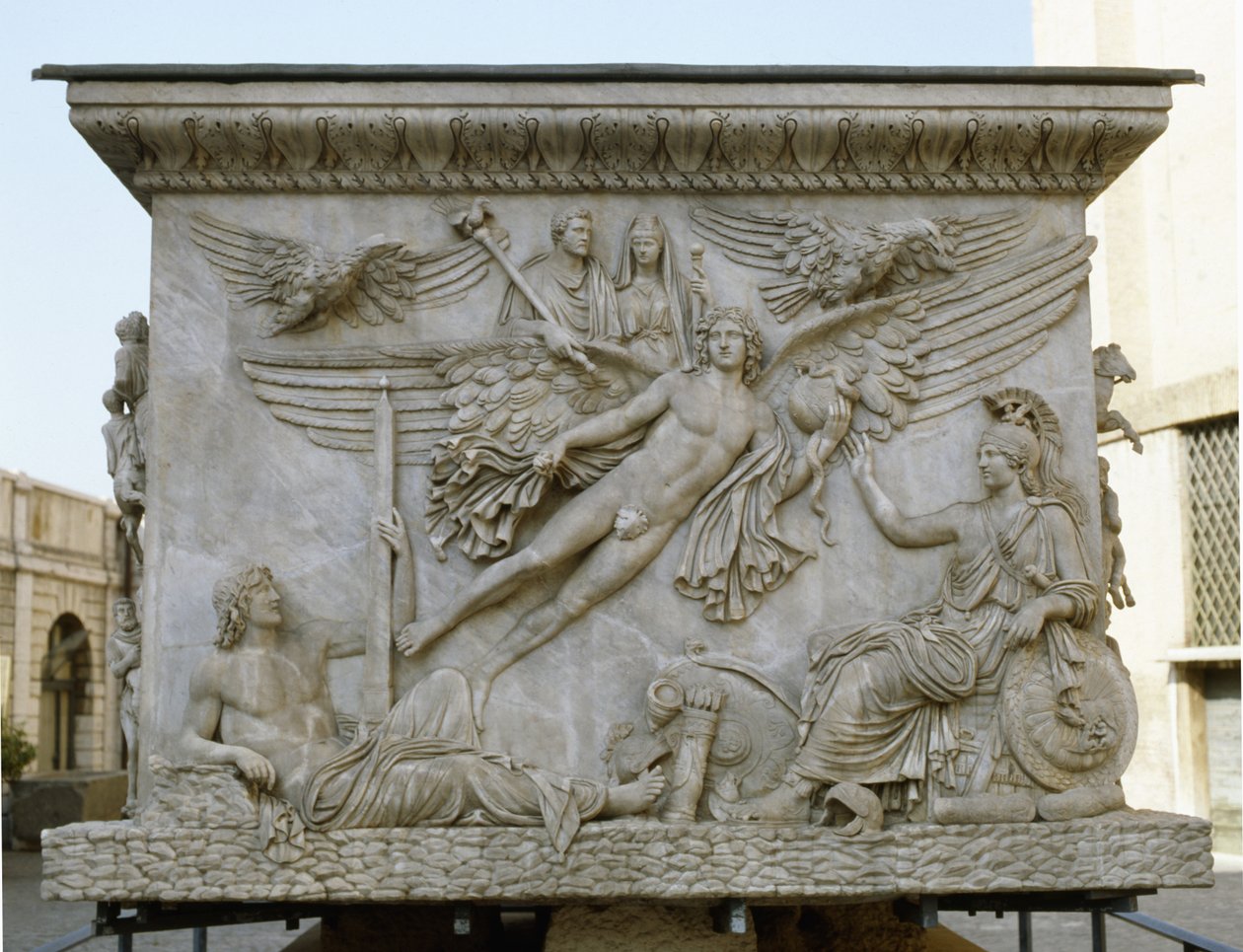 تأليه Antoninus Pius و Faustina ، من قاعدة عمود Antoninus Pius ، c.161 بواسطة رواية