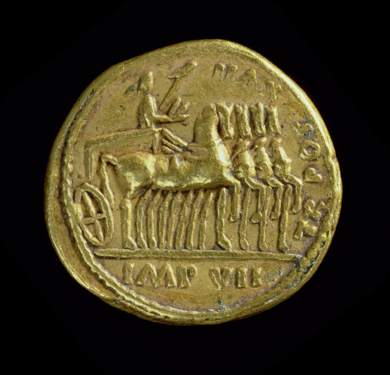 Aureus (عكس) من طبريا (14 م - 37 م) يصور الإمبراطور في عربة رباعية الخيول يمينًا. (الذهب) نقش: TR POT XVII IMP VII (للأمام انظر 119137) بواسطة رواية