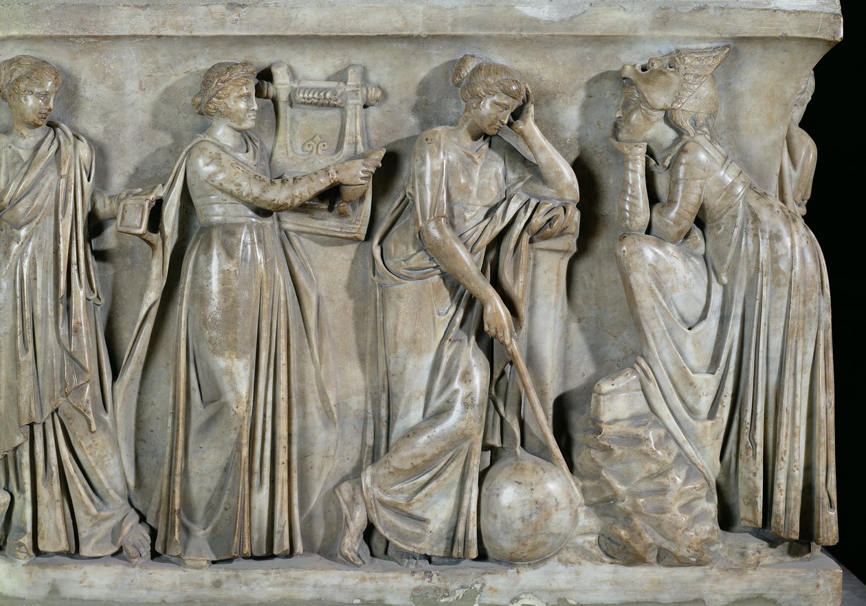 تابوت موسى ، التفاصيل التي تصور Terpsichore ، Urania و Melpomene ، c.160 م (رخام) بواسطة رواية
