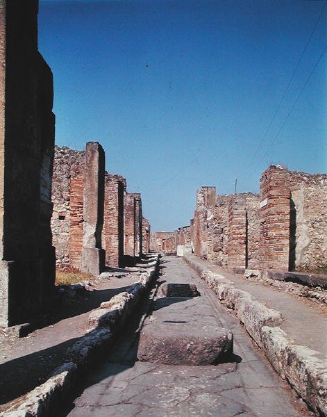 عبر degli Augustali بواسطة رواية