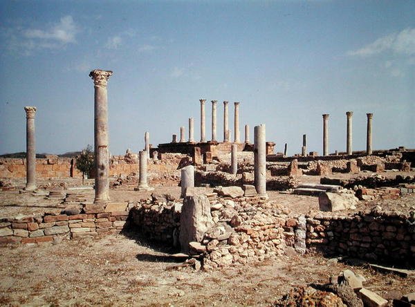 منظر للمنتدى ، حوالي 161-162 م بواسطة رواية