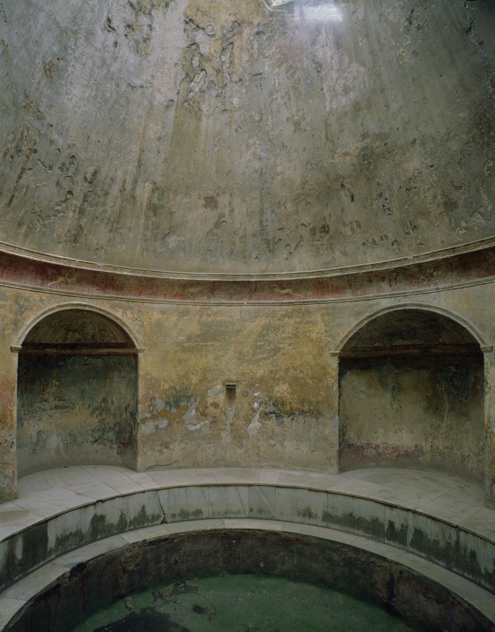 عرض الجزء الداخلي من الثلاجة الباردة في Thermae للمنتدى بواسطة رواية