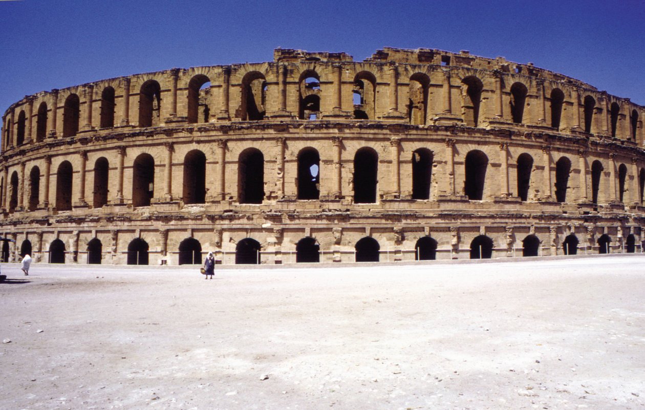 مدرج الجم (تونس). بواسطة رواية