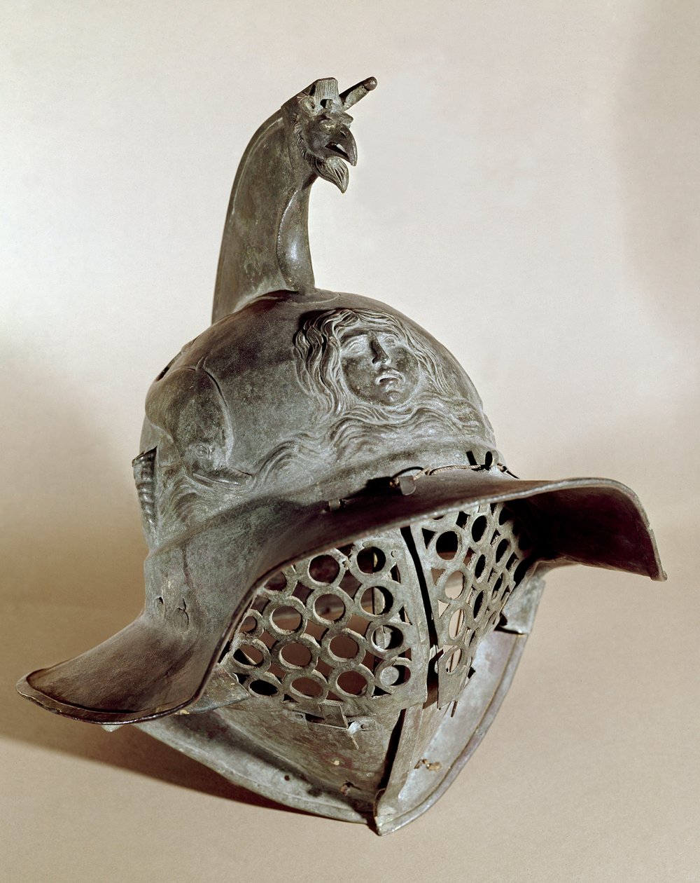 Bronze helmet of gladiator بواسطة رواية