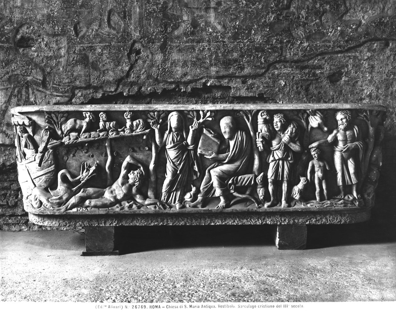 Christian sarcophagus (marble) بواسطة رواية
