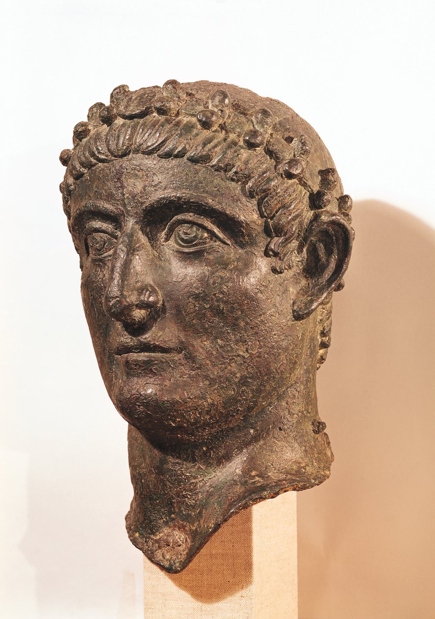 رأس قسطنطين الكبير (c.274-337) (برونزي) بواسطة رواية