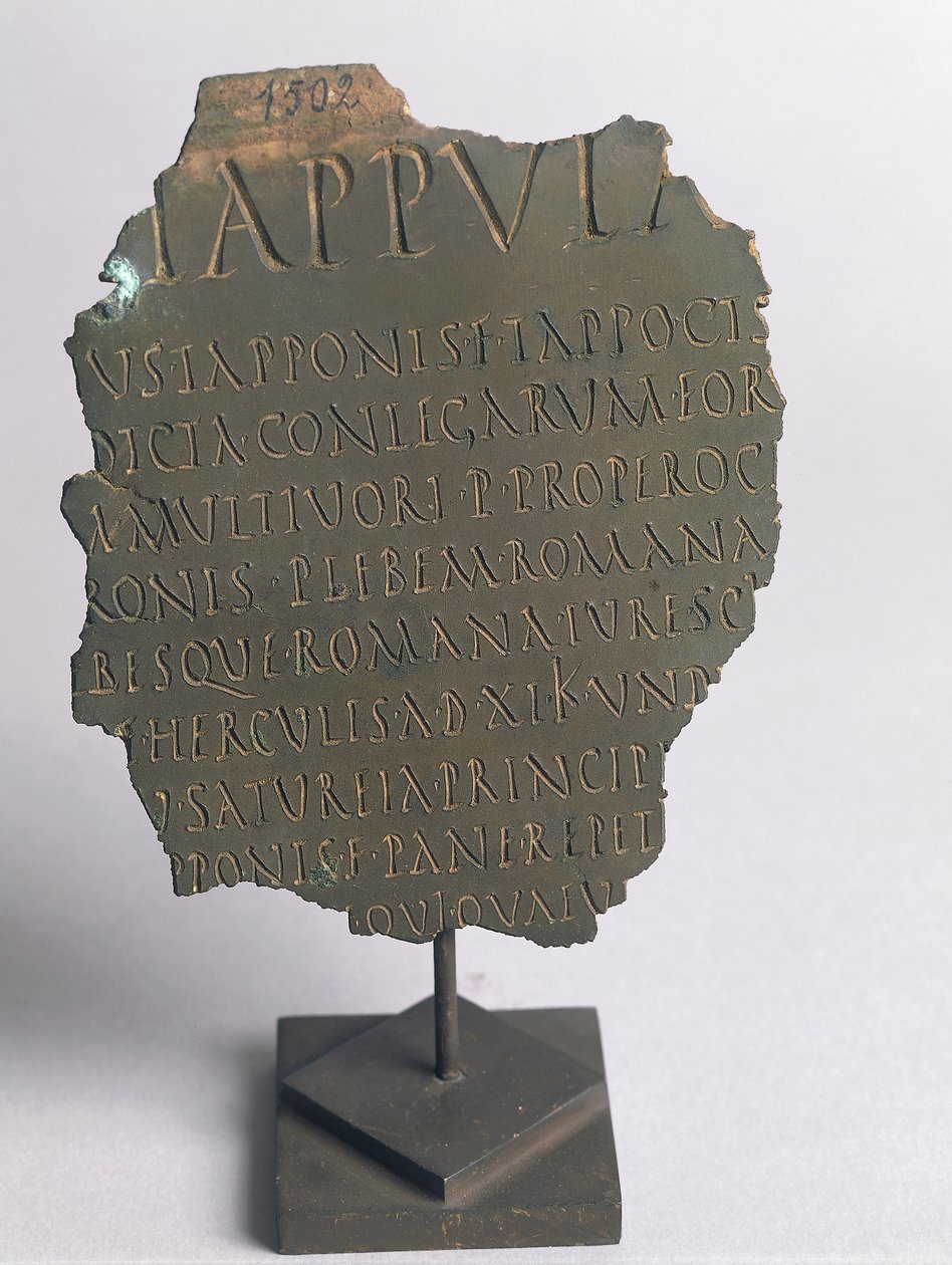 Lex Tappula, fragment of satirical law drawn up by convivial circle from Vercelli, parody written in same form as Roman plebiscite laws, forming part of leges conviviales which were handed down by Festo, bronze, Roman civilization بواسطة رواية