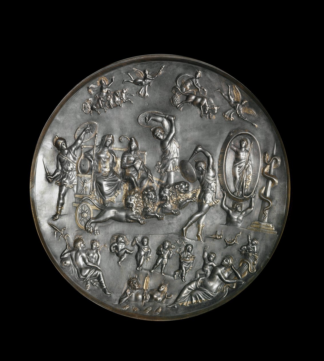 Patere de Parabiago ، طبق طقسي فضي يصور انتصار Attis (أو Atys) و Cybele على عربة أطلقتها الأسود ، القرن الرابع. الفضة: القطر: 40 سم. متحف أرشيلوجيك دي ميلان. - Patera of Parabiago ، صفيحة فضية طقسية ، تمثل الانتصار بواسطة رواية