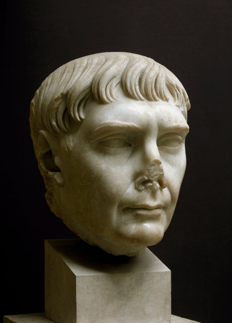الفن الروماني: "" رأس من الرخام للإمبراطور تراجان (ماركوس أولبيوس ترايانوس) (53-117 م) "متحف أوستيا ، إيطاليا - صورة للإمبراطور تراجان (ماركوس أولبيوس ترايانوس) (53-117 م) - نحت من الرخام الروماني ، العصر الإمبراطوري ، القرن الثاني الميلادي  بواسطة رواية