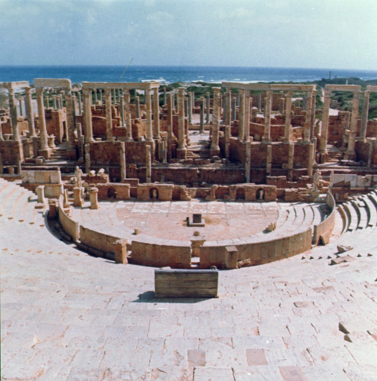 مسرح بواسطة رواية