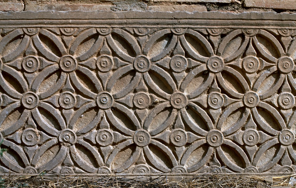 قطعة معمارية بزخرفة منحوتة ، العصر الإمبراطوري العالي (27 ق.م - 395 م) بواسطة الفترة الإمبراطورية الرومانية