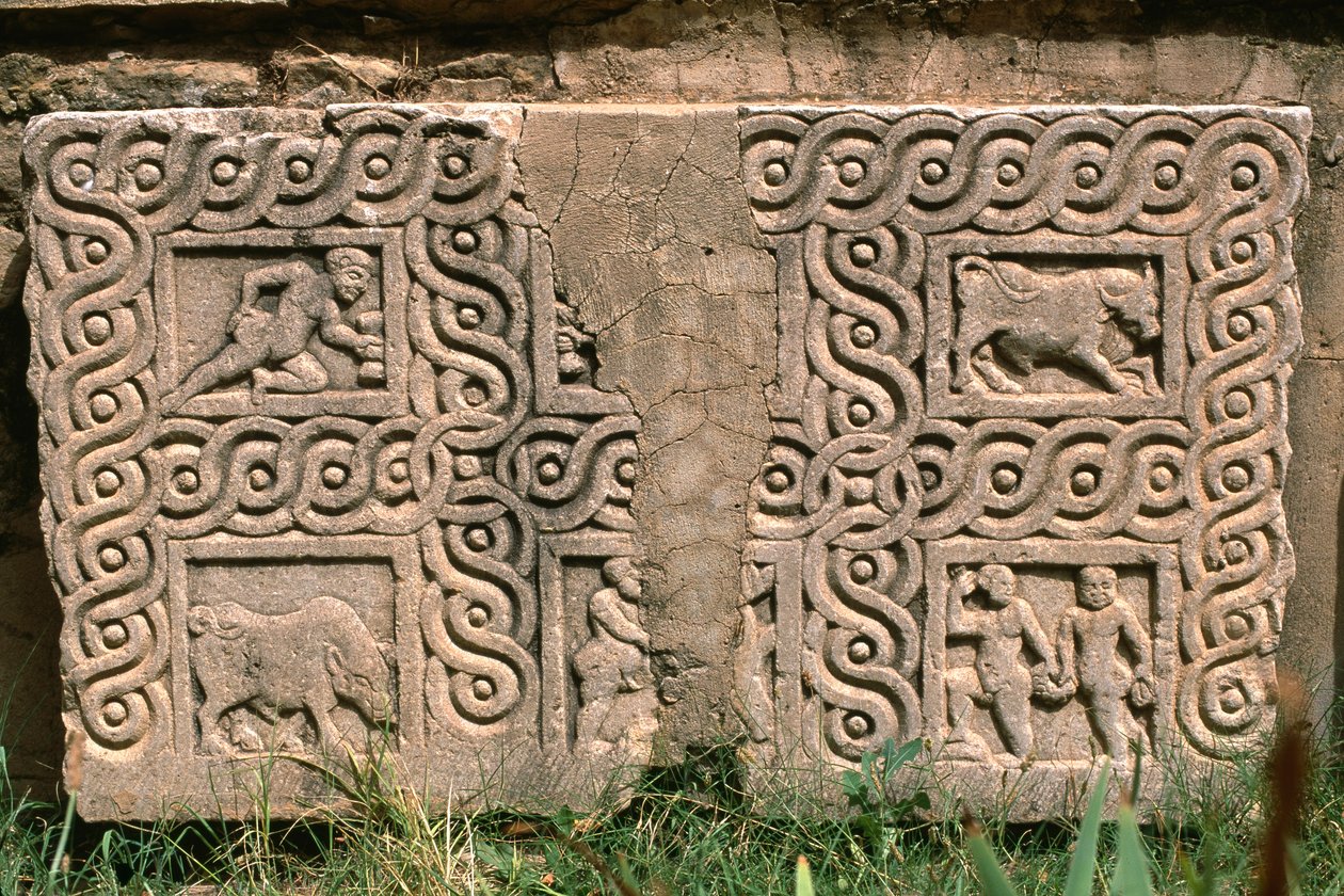 قطعة معمارية بزخرفة منحوتة ، العصر الإمبراطوري العالي (27 ق.م - 395 م) (انظر التفاصيل 267012) بواسطة الفترة الإمبراطورية الرومانية